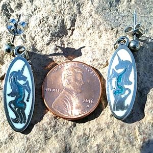 NEW. Ladies silver earrings